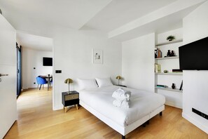 Căn hộ (Apartment with Shower) | Bộ đồ giường cao cấp, nệm có lớp đệm bông, két bảo mật tại phòng 