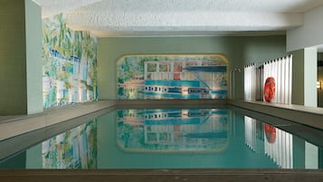 Indoor pool, pool loungers