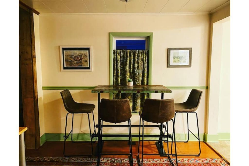 NEW!!! H Street Retreat*** Cowboy Chic Bungalow*****