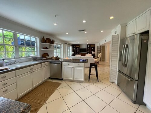 Island Paradise! Beautiful Elegant Tropical Home with Private Heated Pool!