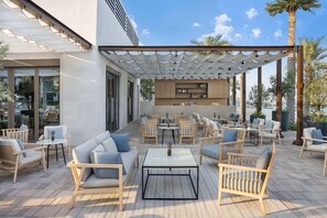 Outdoor dining - Address Beach Resort Fujairah (Al Aqah)