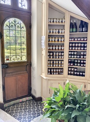 Lobby - L'abeaupinière (Reboursin)