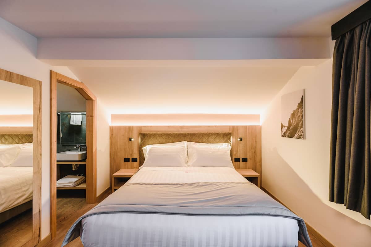 Executive Double or Twin Room | Frette Italian sheets, premium bedding, down duvets, memory-foam beds