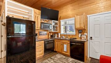 冰箱、微波炉、茶具/咖啡用具、烤面包机