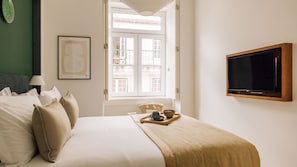 2 habitaciones, tabla de planchar con plancha y cuna de viaje