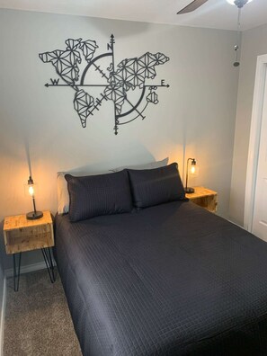 2 bedrooms, iron/ironing board, free WiFi, bed sheets - The Town Square View (Canyon)