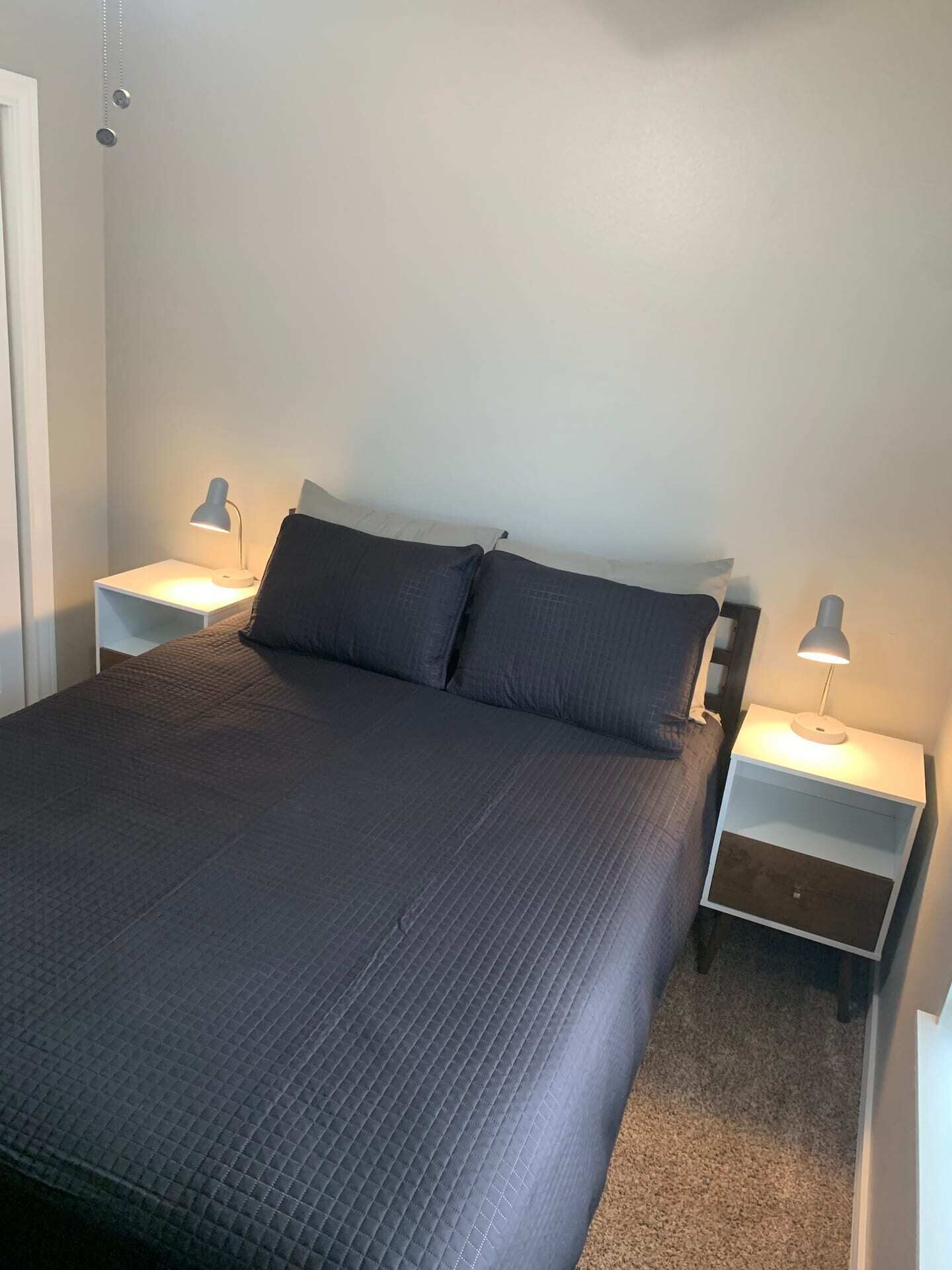 2 makuuhuonetta, silitysrauta/-lauta, ilmainen Wi-Fi, vuodevaatteet