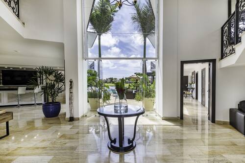 Deluxe Villa | Living area