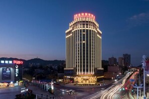 Exterior - Vienna International Hotel (Xishui Xiwangcheng Times Plaza) (Xishui)