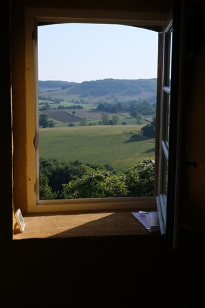 Interior - Renovated 18th-century fortified farmhouse with view (Lacroisille)