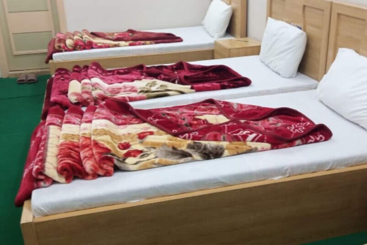 Deluxe Triple Room | Iron/ironing board, free WiFi