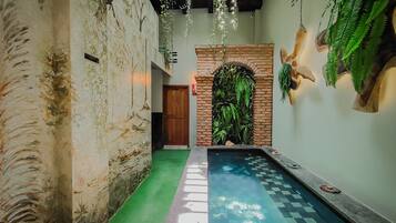 Kolam renang outdoor