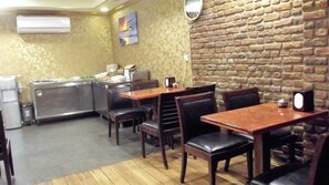 Tägliches inbegriffenes Frühstücksbuffet