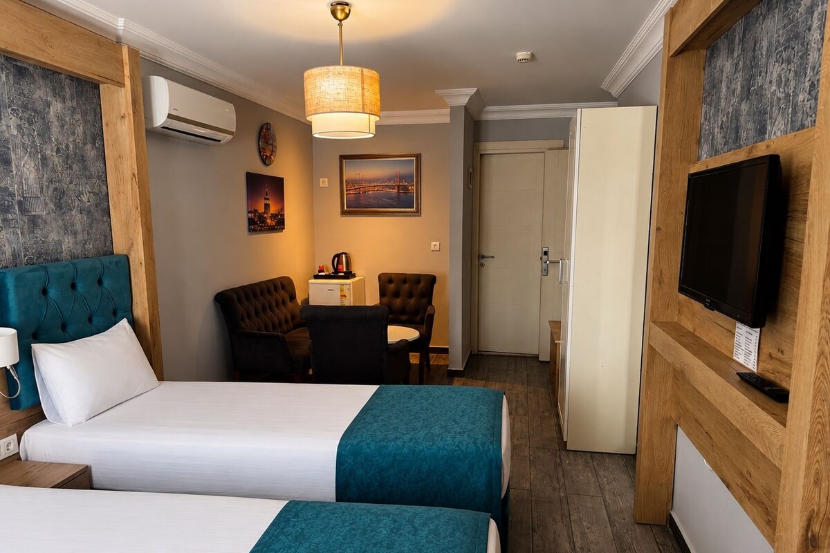 Superior Suite | Egyptian cotton sheets, premium bedding, minibar, in-room safe