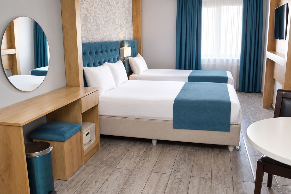 Standard Triple Room, 1 Bedroom | Egyptian cotton sheets, premium bedding, minibar, in-room safe