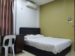 Room, Private Bathroom | Bed sheets - Hotel O Sena Home Homestay #819 (Miri)