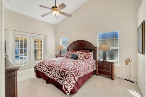 4 bedrooms, iron/ironing board, WiFi, bed sheets - Anthea's Disney Vacation Home (Clermont)