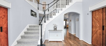 Beautiful Oasis: Pool & Spa 30mins to Downtown CO