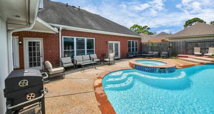 Beautiful Oasis: Pool & Spa 30mins to Downtown CO