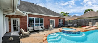 Beautiful Oasis: Pool & Spa 30mins to Downtown CO