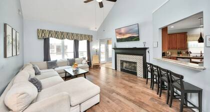 Spacious 7BR Oasis w/ Pool, Spa & Game Room