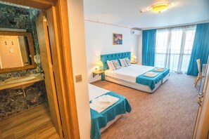 Deluxe Triple Room | 2 bedrooms, individually decorated, individually furnished, desk