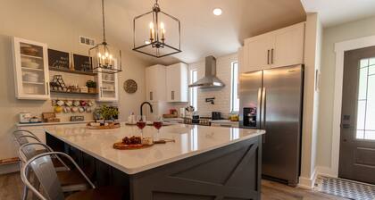 Beautiful 4/3 waterfront home with 2 master suites
