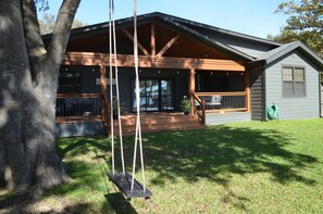 Exterior - Beautiful 4/3 waterfront home with 2 master suites (Tool)