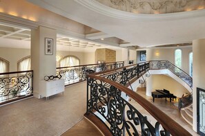 Luokittelematon kuva, 3 kautta 50, painike