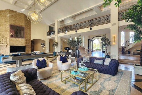 'Chateau Dumont' 15 bedroom mansion