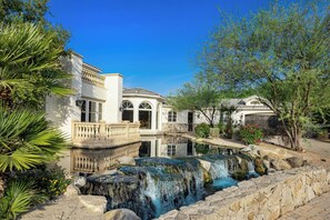 Unclassified image, 5 of 50, button - 'Chateau Dumont' 15 bedroom mansion (Rancho Mirage)