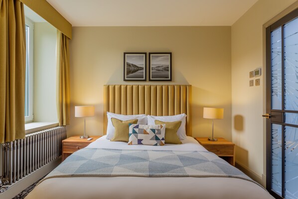 غرفة سوبيريور | بديكورات فريدة لكل غرفة وطراز فريد لكل وحدة ومكتب