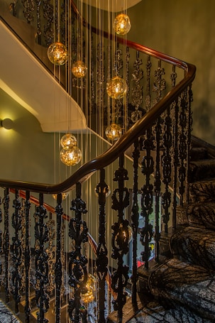 Handrails in stairways