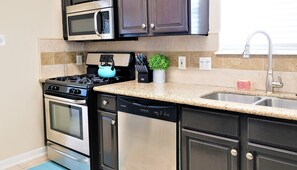 华丽独立别墅, 3 间卧室 | 私人厨房 | 冰箱、烤面包机、清洁用品、纸巾