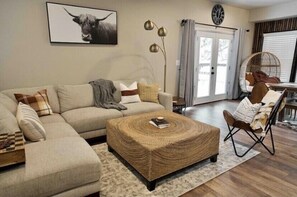 Smart-TV, peis, Netflix og Hulu