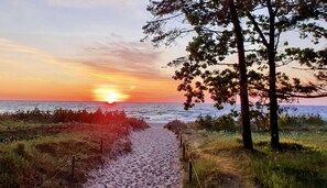 Una playa cerca