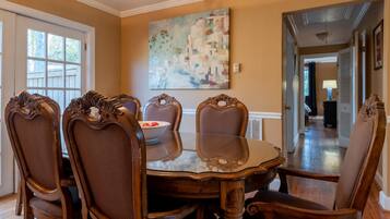 House, Multiple Beds, Kitchen | Private kitchen | Fridge, microwave, oven, stovetop