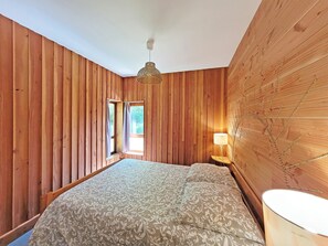 2 chambres, fer et planche à repasser, lit parapluie, Wi-Fi gratuit