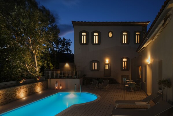 Traditional Villa | Terrace/patio