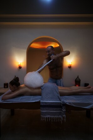 Couples treatment rooms, steam room, Turkish bath, body treatments