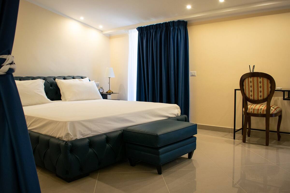 Hypo-allergenic bedding, down duvets, minibar, in-room safe
