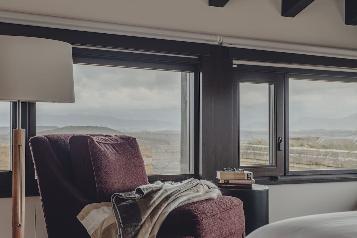 junior studio suite, 1 king bed, non smoking, vineyard view | 1 bedroom, premium bedding, down duvets, memory-foam beds