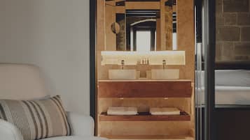 Premium Studio Suite, 1 King Bed, Balcony, City View
