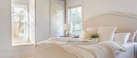 3 多间卧室、办公桌、熨斗/熨衣板、旅行婴儿床