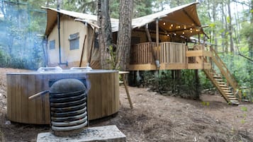Comfort Cabin (Almendra) | 2 bedrooms, laptop workspace, free cots/infant beds, travel cot