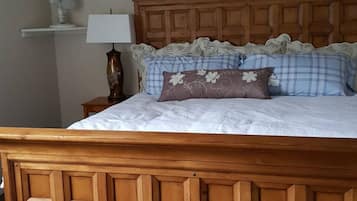 2 slaapkamers, een strijkplank/strijkijzer, reisbedje, wifi