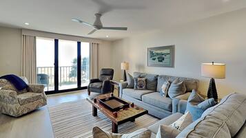 Condo (3 Bedrooms) | Vista frontal de la propiedad