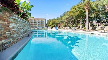 Condo (3 Bedrooms) | Property amenity