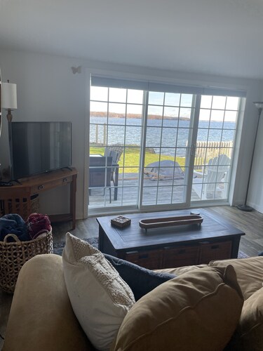 Lakefront Three Bedroom Cottage