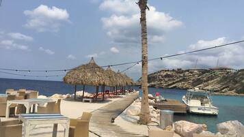 Liegestühle, Strandtücher